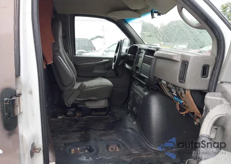 2006 Chevrolet Express Work Van z USA, uszkodzony, nr VIN 1GCHG392961207039